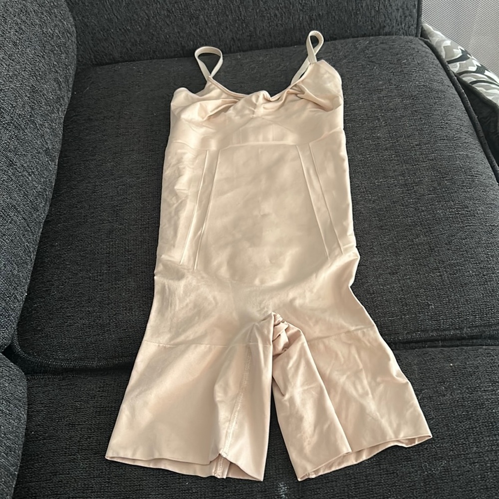 Spanx full body suit shapewear small